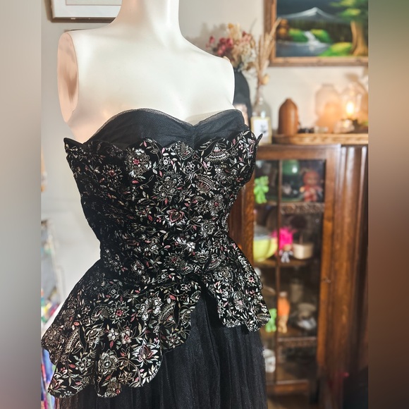 Dresses & Skirts - Strapless Black Floral Embroidered Peplum Dress